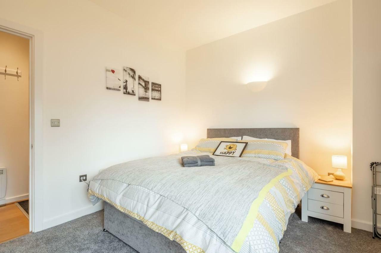 Central Bedford: Two Bedrooms, Breakfast Basket Exterior foto